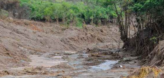 Samarco deve apresentar ações para conter rejeitos até dia 17