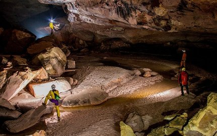 Caverna multicolorida surpreende cientistas na Venezuela