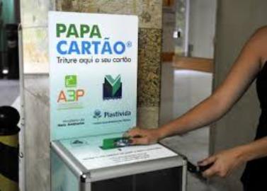 Começa a campanha de coleta e reciclagem de cartões de plástico